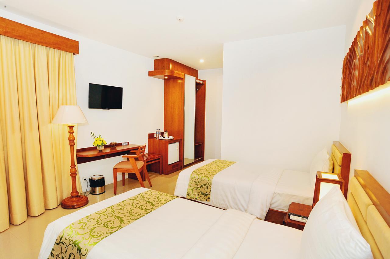 Kautaman Hotel Mataram Buitenkant foto
