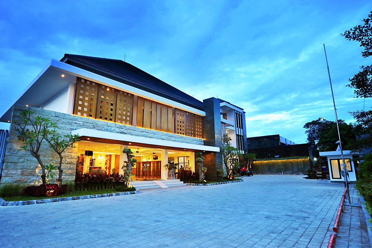 Kautaman Hotel Mataram Buitenkant foto